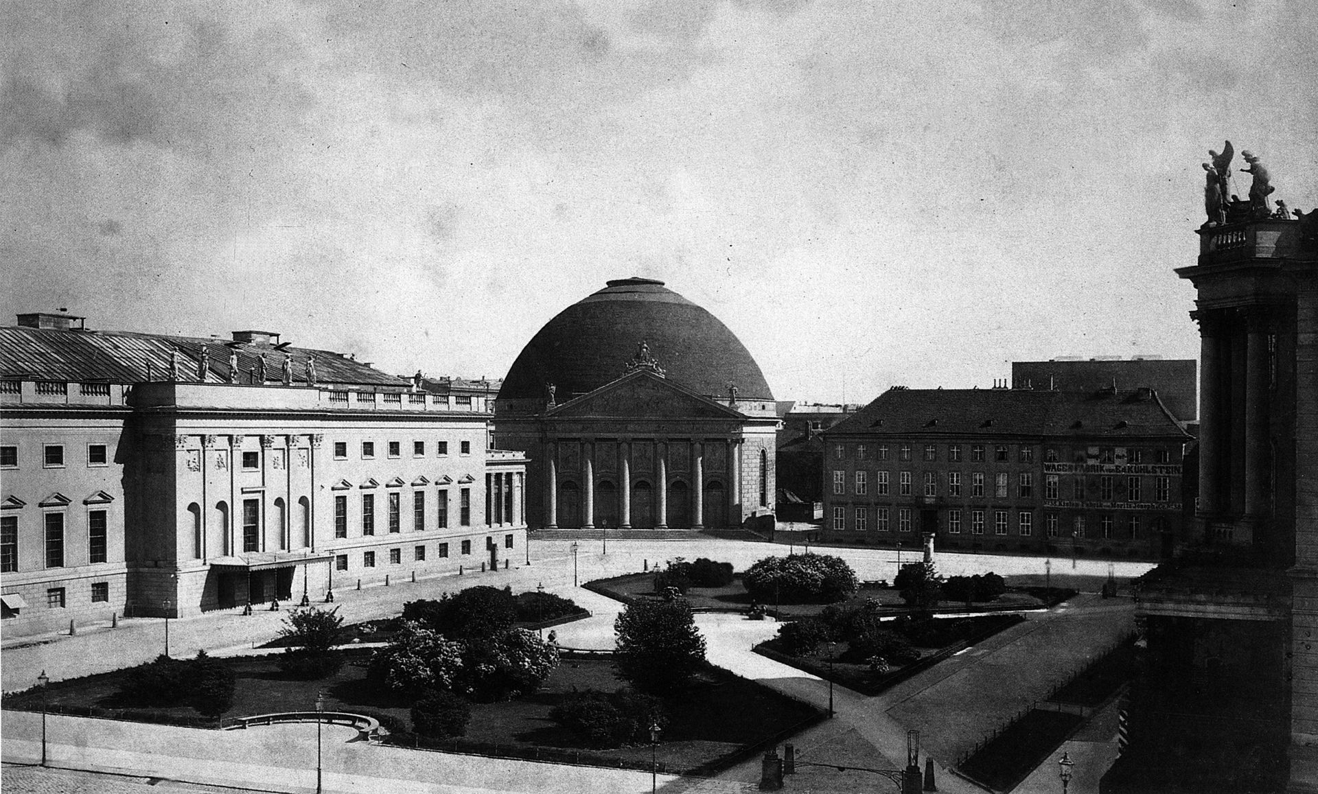 Bebelplatz-อดีต
