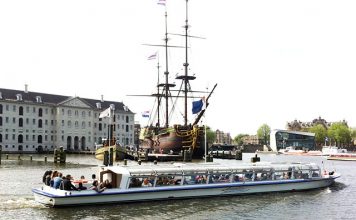 ล่องเรือในอัมสเตอร์ดัม -ตัวเรือที่ใช้