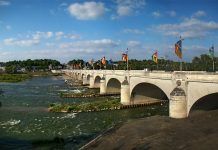 เมืองตูร์ -สะพานข้ามเเม่น้ำลัวร์