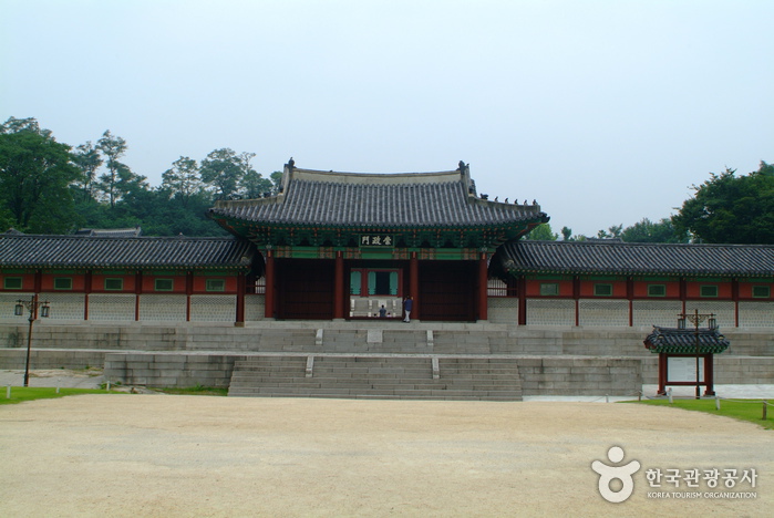 10 สถานที่ท่องเที่ยวที่ไม่ควรพลาดในกรุงโซล -พระราชวังคย็องฮี